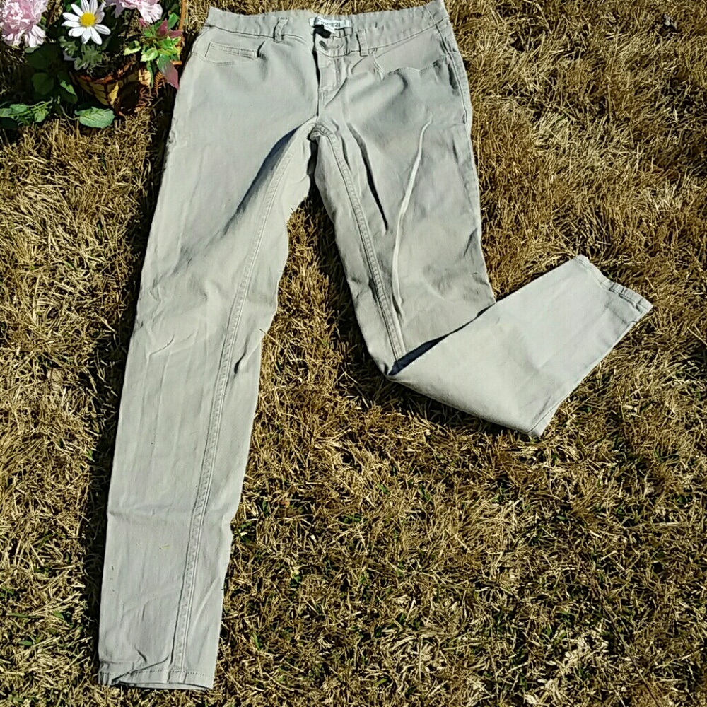 Forever 21 straight leg jeans size 26 waist   lowest price today.